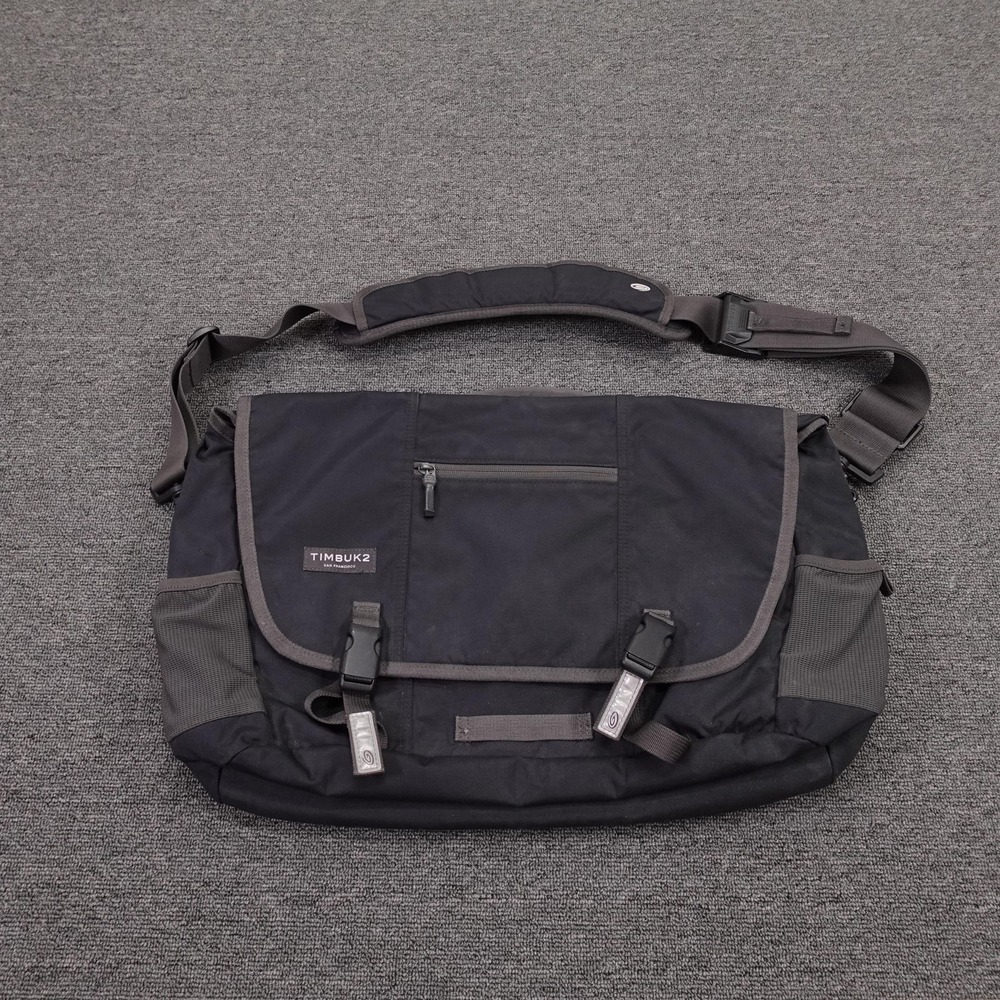 Timbuk2 Black Nylon Messenger Shoulder Bag 15in Laptop Padded Water Resistant